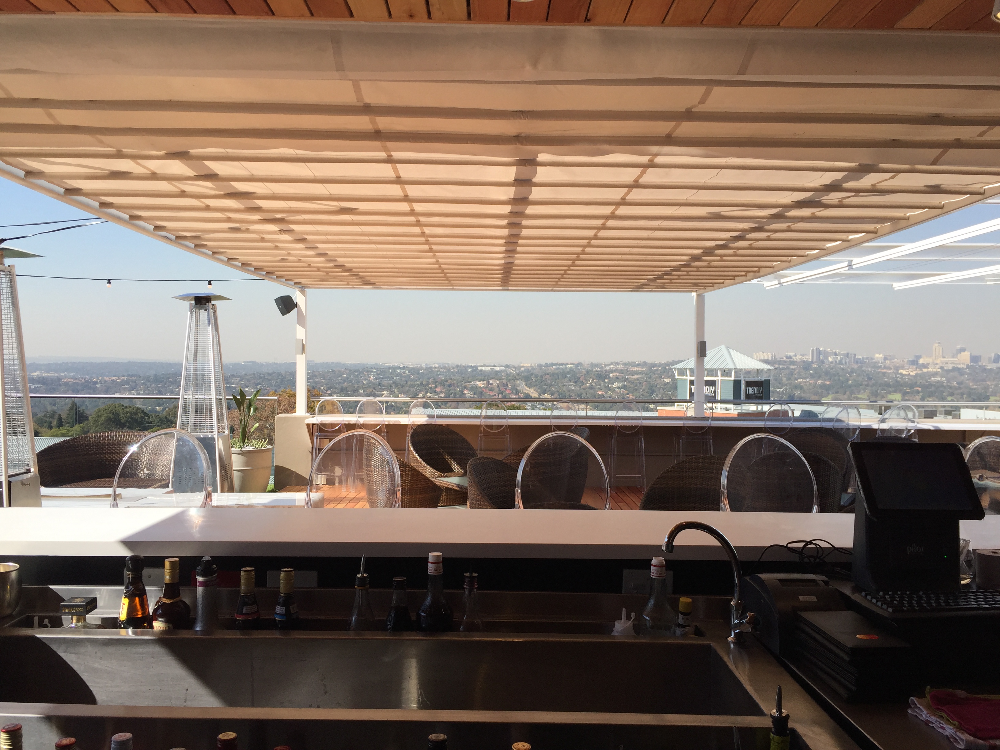 Patioshade-Galaxy-Blinds